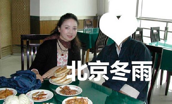 Hiện đã sắp bước qua tuổi 60, song Tuệ Lệ vẫn giữ được nét trẻ trung với đôi mắt đen láy, to tròn đặc trưng.