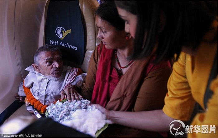 Nếu mọi chuyện diễn ra suôn sẻ, ông Nau sẽ chính thức đánh bại đối thủ của mình, là một người đàn ông đến từ Đài Loan, hiện đang nắm giữ kỷ lục với chiều cao 68,5 cm.