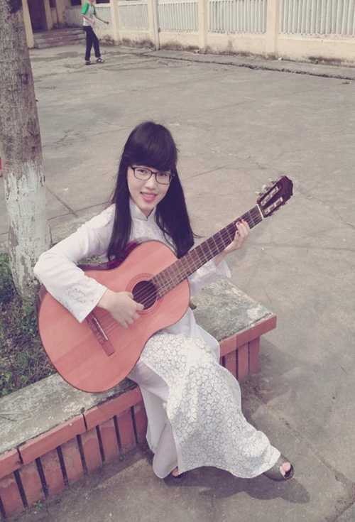 Nguyễn Thùy Linh, trường THPT chuyên Nguyễn Huệ