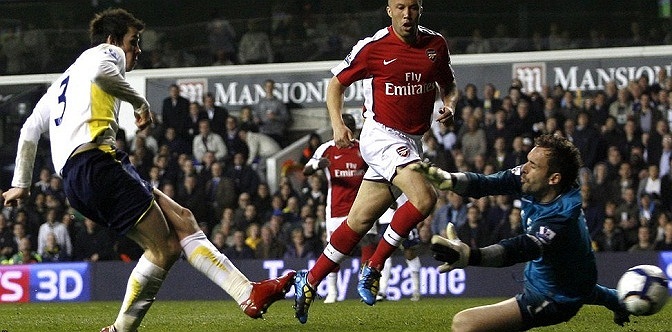 Tháng 4.2010, Bale ghi bàn thắng quyết định mang về thắng lợi 2-1 cho Tottenham trong trận đấu với Arsenal.