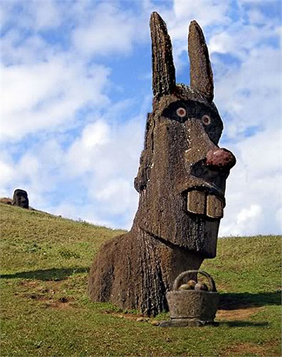 Khi các thủy thủ Hà Lan đặt chân lên hòn đảo này, cư dân còn chưa biết dùng đồ sắt, thì không hiểu đục đẽo tượng đá kiểu gì.