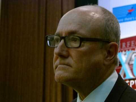 Giao su Larry Berman 