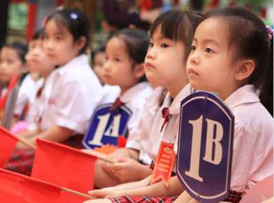 Các giáo viên phải dùng nhiều lời khen dành cho học sinh lớp 1
