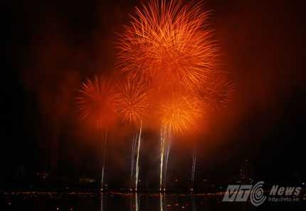Tối 29/4, cuộc thi trình diễn pháo hoa quốc tế Đà Nẵng 2013 đã khai cuộc và đem lại những xúc cảm ra sao?