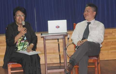 GS Ngô Bảo Châu cùng Viện trưởng Viện Trí Việt - Tôn Nữ Thị Ninh