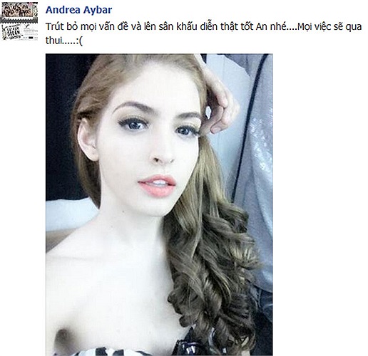 Andrea tâm trạng trước giờ lên sân khấu. Gần đây có thông tin cô và Baggio đã thực sự chia tay.