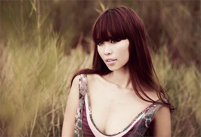 Hà Anh trả lời bằng một câu hỏi lại: 'Trang Nhung là ai?'. 