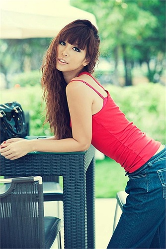 Khi kết thúc việc làm host Vietnam's Next Top Model 2010, Hà Anh cũng từng gặp phải những thị phi khi nhận xét về các thí sinh của chương trình này ở mùa giải tiếp theo.