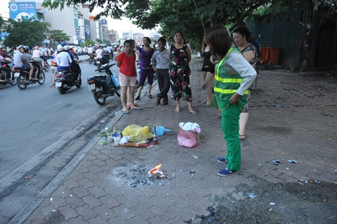 Hà Nội: Phát hiện xác thai nhi trong thùng rác