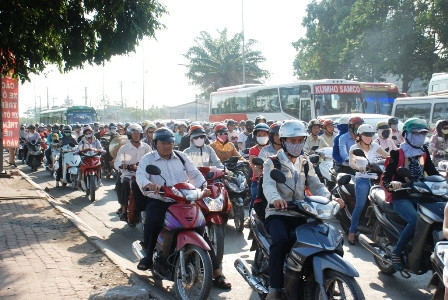  Đường Đinh Bộ Lĩnh kẹt cứng 