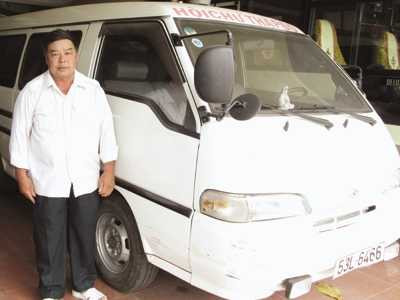 hái lúa, xe cứu thương, cứu người, xe tự chế, cấp cứu