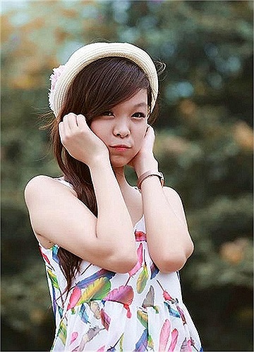 Băng Châu hiện đang là học sinh lớp 12G2 THPT Marie Curie Hà Nội.