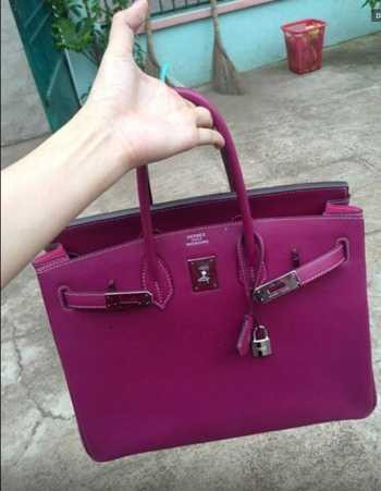 Chiếc túi hiệu Hermes 'nhái' Ngọc rao bán 130 triệu đồng.