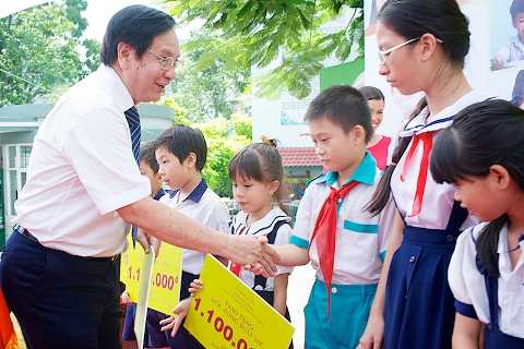 Hành trình 6 năm cùng trẻ vượt khó đến trường