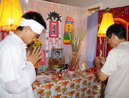 viếng phu vàng xấu số