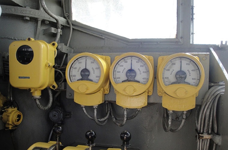 Tàu hộ vệ săn ngầm lớp Petya Project 159 do Liên Xô thiết kế sản xuất từ những năm 1960 cho nhiệm vụ chống ngầm ở vùng nước nông.Trong ảnh là bảng điều khiển do Liên Xô sản xuất chưa thay thế dù có tuổi đời hơn 50 năm.