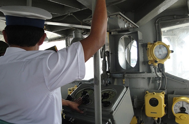 Cũng theo các sĩ quan trên tàu, các tính năng và khả năng tác chiến của tàu sau khi được sửa chữa, cải tiến đã tốt và ổn định hơn nhiều so với trước đây. Trong ảnh là buồng chỉ huy tác chiến.