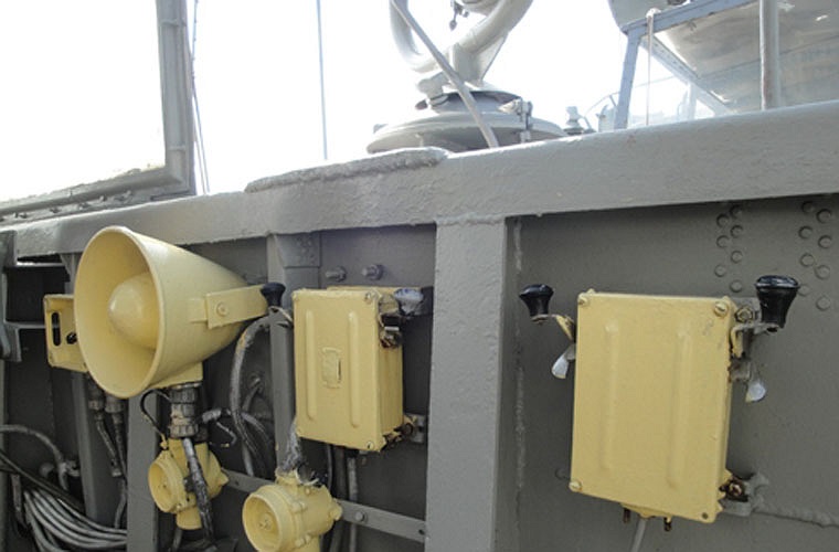 Một số hệ thống báo động khác trên tàu.