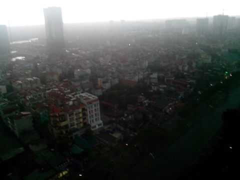 Hình ảnh cơn mưa dông dữ tợn ở Hà Nội