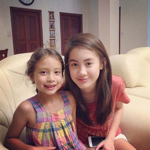 Cô gái xinh đẹp này cũng là người mẫu ảnh cho nhiều tạp chí tại đất nước Triệu Voi