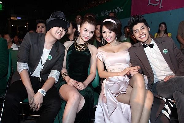 Cho đến tận ngày tháng cuối khi bệnh tật khá nặng, Wanbi vẫn đến chung vui với bạn bè tại giải Làn sóng xanh.