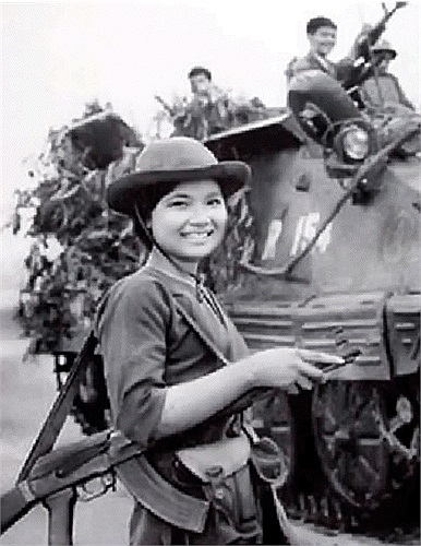 Nữ quân nhân quân giải phóng...