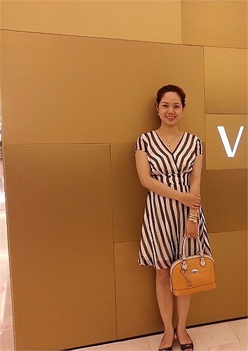 Nhưng sự giản dị đến quá đỗi này của Mai Phương trở thành lạ mắt với các Hoa hậu. 