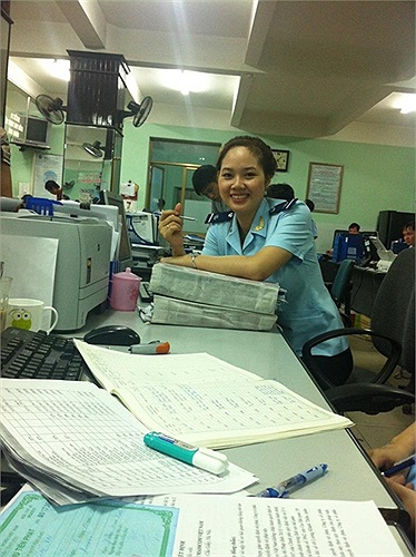Trở về Việt Nam, Mai Phương theo đuổi con đường của một công chức tại Cục Hải quan TP. Hải Phòng. 