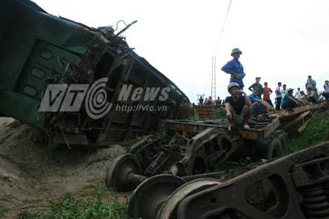lật tàu hỏa, Hải Phòng, Hà Nội, container