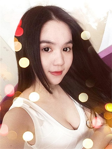 Ngọc Trinh và vẻ đẹp ngây thơ.