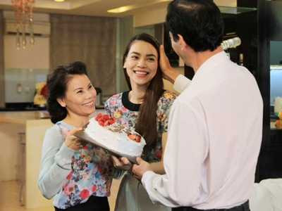 Hồ Ngọc Hà quảng cáo rượu