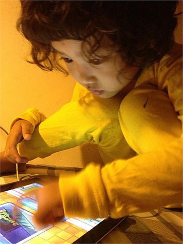 Trước khi đi công tác, bao giờ Thái Thùy Linh cũng dặn dò và nhớ nhung cô con gái đáng yêu của mình.