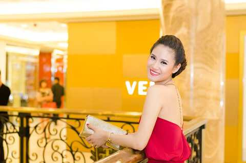 Hoa hậu biển Vân Anh 