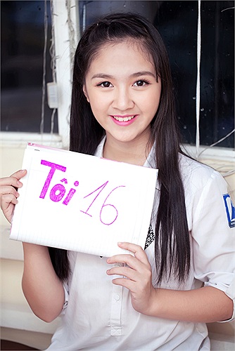 Cùng ngắm vẻ đẹp trong sáng tuổi 'trăng tròn' của hoa khôi Hà Anh khi bước sang tuổi 16 (Theo Đất Việt)