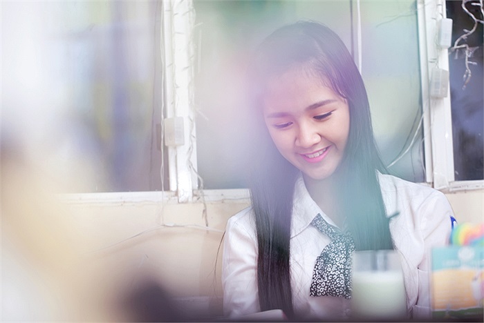 Nhân dịp sinh nhật lần thứ 16, Hà Anh thực hiện bộ ảnh theo concept 'kẹo ngọt', trong sáng. 