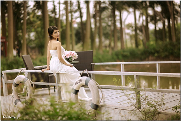 Đăng quang ngôi vị cao nhất trong cuộc thi Hoa khôi sinh viên Hà Nội 2011, Đỗ Thùy Dương được rất nhiều bạn trẻ ngưỡng mộ không chỉ bởi vẻ ngoài xinh đẹp và mà còn rất tài năng.