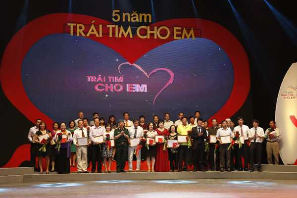 tria tim cho em