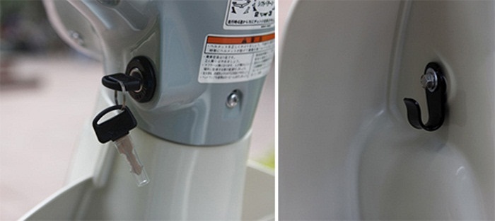 Ổ khóa và móc treo đồ được bố trí phía bên sườn trái của xe. 