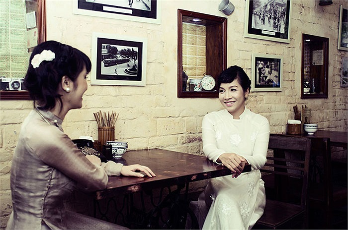 Hồng Nhung bảo, bao nhiêu năm nay, chị vẫn dùng chiếc lược ngà như phong cách người Hà Nội. 