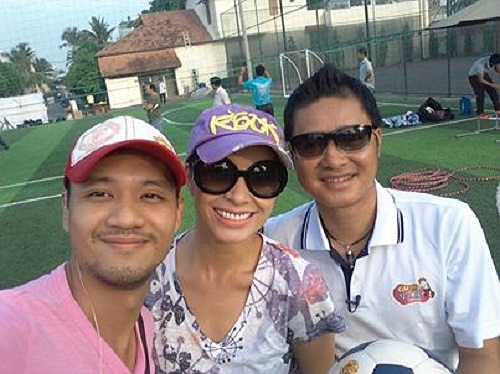 Khải Anh, Thúy Hạnh, Hồng Sơn hội ngộ trên sân cỏ.