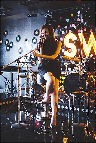 Mie đẹp và gợi cảm.