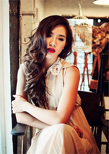 Hà Min cao 1m72 , tên thật là Hà Thanh Tâm, từng tham gia nhiều cuộc thi dành cho lứa tuổi teen 