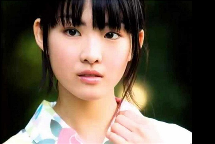 Fukuda Mayuko sinh ngày 4 tháng 8 năm 1994 tại Setagaya, Tokyo, Nhật Bản