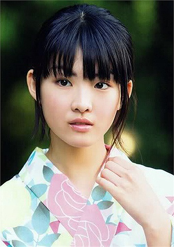 Lại có nét hao hao giống Dương Trạch Thiên - cô bé trà sữa Trung Quốc