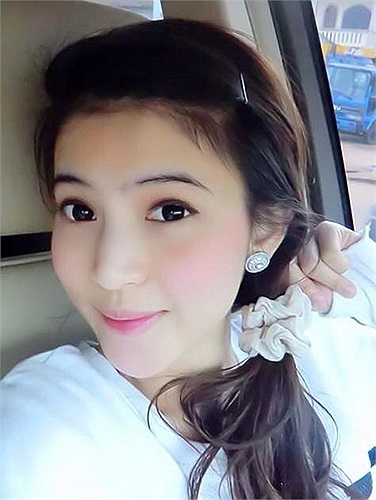 18 tuổi, Sitphaxay đại diện cho Lào tại cuộc thi Hoa hậu sắc đẹp quốc tế 2004 tổ chức tại Trung Quốc và cũng giành được giải Miss Lux 2004. 