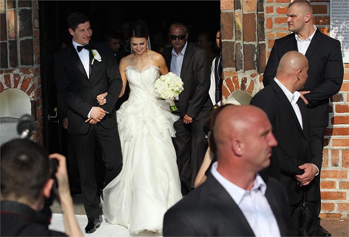 Sức mạnh mà Anna nói không nhiều người cảm nhận rõ được. Nhưng sức mạnh trên sân bóng của Lewandowski thì hàng tỷ người biết.