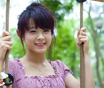 Huyền baby tên thật là Đặng Ngọc Huyền, sinh ngày 22/10/1989 tại Hà Nội. Huyền được nhiều người biết đến từ sau khi tham gia cuộc thi Miss Teen năm 2008. 