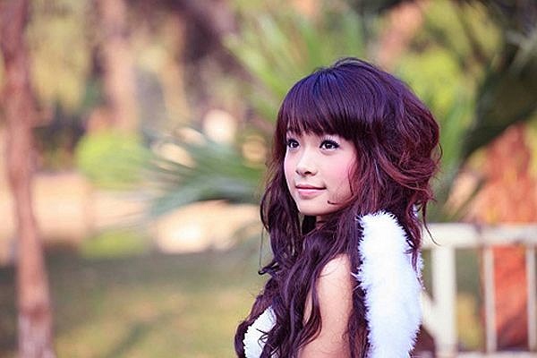 Hình ảnh của Huyền 'phủ sóng'chóng mặt.