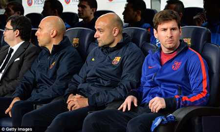 Messi ngồi dự bị
