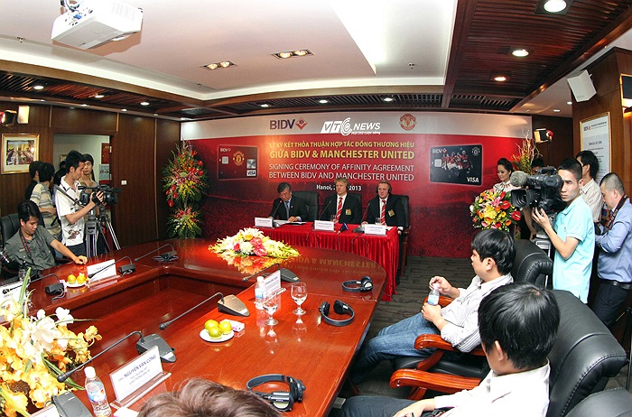 Những câu hỏi đặt ra cho ông thì rất nhiều, nhưng thời gian có hạn.